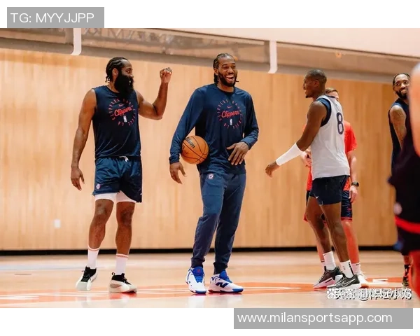 莱昂纳德仍未参与对抗训练今日有限制性参与球队训练情况更新