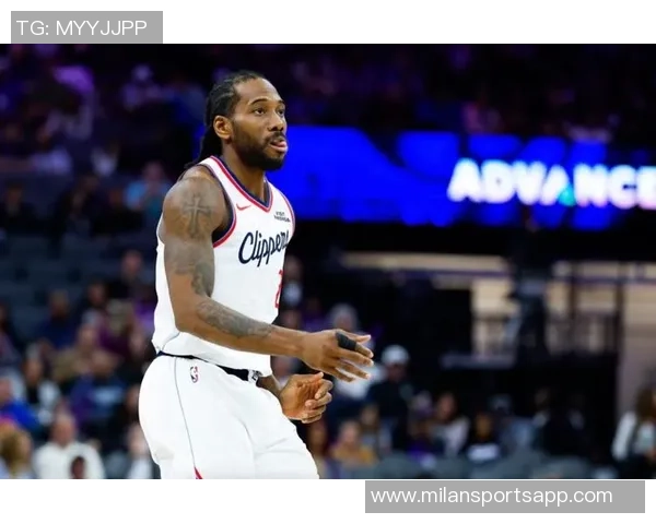 莱昂纳德表现平稳全队最高得分21分但正负值却为负11引人关注