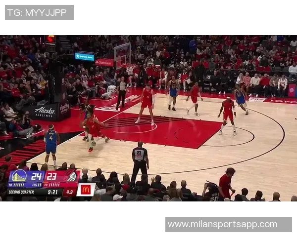 科尔赞穆迪投篮出色防守布克表现优异重回球队核心轮换