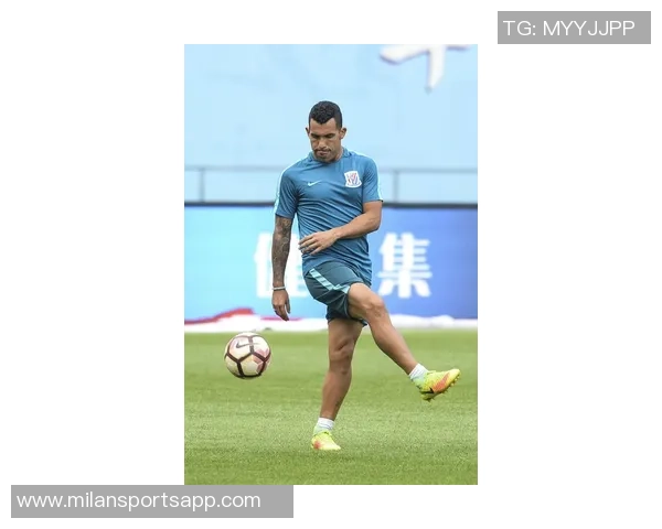 巴萨训练动态霍安加西亚复出在即孔德归队参与训练